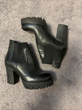 Women's Black Chunky Chelsea Platform Ankle Boots